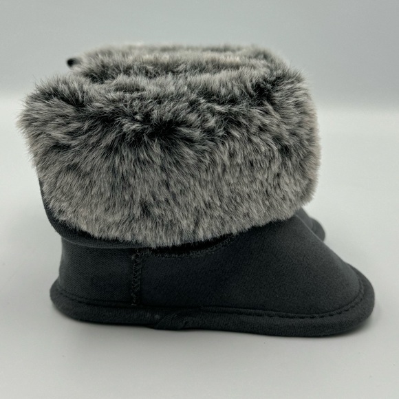 First Steps Baby Faux Fur Gray Booties Size 6-9 Months - Picture 2 of 7